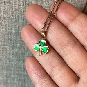 Gold tone emerald green clover necklace inlay marked SD Germany